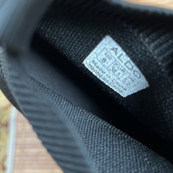 SOLD Sz 8 stretch ankle runners - Picture 7 of 7